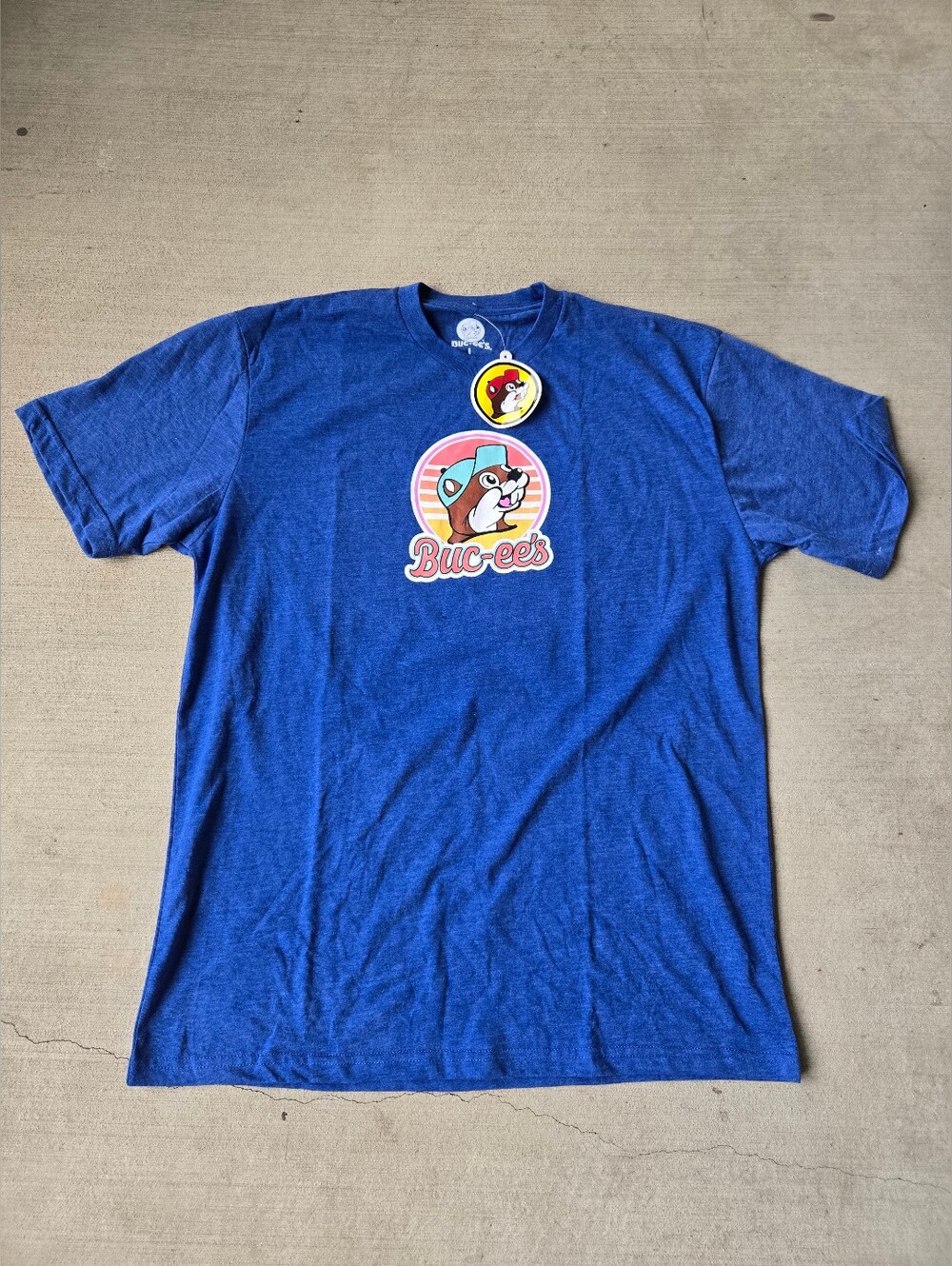 NWT Buc-ees Tshirt, L